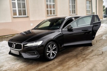 Volvo V60 II  Kombi 2.0 D3 150KM 2020 PIĘKNE V60 MOMENTUM PRO __ KUBEŁKOWE FOTELE, zdjęcie 18