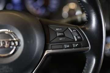 Nissan Qashqai II Crossover Facelifting 1.3 DIG-T  160KM 2019 Nissan Qashqai 1.3 DIG-T N-Connecta DCT 1.3 Benzyna 160KM, zdjęcie 9