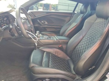 Audi R8 II Coupe 5.2 V10 Plus 610KM 2017 Audi R8 Coupe 5.2 Plus Quattro 2017 5.2 Benzyna 610KM, zdjęcie 7