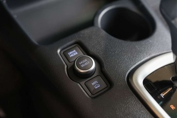 Toyota Hilux VIII Podwójna kabina Facelifting 2.8 D-4D 204KM 2024 Toyota Hilux 2.8 D-4D mHEV Double Cab Executive 4x4 aut 2.8 Diesel 204KM, zdjęcie 12