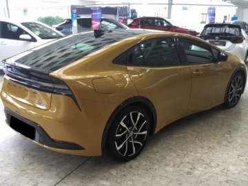 Toyota Prius V (XW60) 2.0  Hybrid Dynamic Force Plug-in 223KM 2025 Od ręki - Executive 2.0 Plug-in Hybrid 223KM | Podgrzewane fotele!, zdjęcie 2