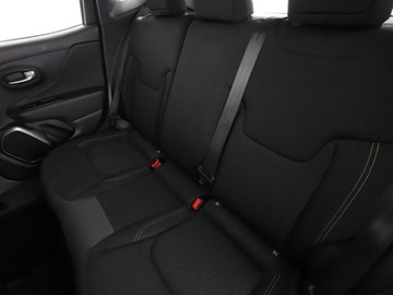 Jeep Renegade SUV Facelifting 1.3 GSE T4 Turbo 150KM 2018 Jeep Renegade 1.3TGDi Limited Automat Klimatyzacja, zdjęcie 16