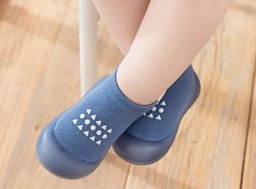 ДЕТСКАЯ ОБУВЬ НОСКИ НА РЕЗИНОВОЙ ПОДОШВЕ от 6-12 МЕСЯЦЕВ РАЗМЕР 20