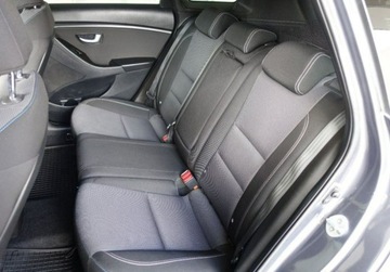 Hyundai i30 II Wagon Facelifting 1.6 CRDi 110KM 2016 Hyundai i30 1.6 CRDi 110KM/Podgrz.fotele/ Tylne, zdjęcie 17