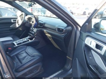Ford Explorer VI 2022 Ford Explorer Platinum 2022 3.0 Benzyna 400KM, zdjęcie 9