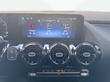 Mercedes GLA II Off-roader Facelifting 1.3 180 136KM 2024 Mercedes-Benz GLA GLA 180 Kamera cofania MBUX LED Podgrzewane fotele, zdjęcie 16