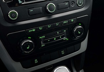 Skoda Yeti Minivan 2.0 TDI CR DPF 4x4 140KM 2011 Skoda Yeti 2.0 Diesel 140 KM 4x4 Nawigacja 2.0 Diesel 140KM, zdjęcie 27