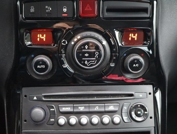 Citroen C3 Picasso 1.2 PureTech 110KM 2016 Citroen C3 Picasso 1.2 PureTech, Salon Polska, zdjęcie 11