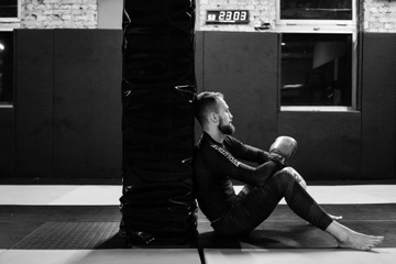 ПРОФЕССИОНАЛЬНЫЕ БОКСЕРСКИЕ ПЕРЧАТКИ EVOLUTION PRO 12