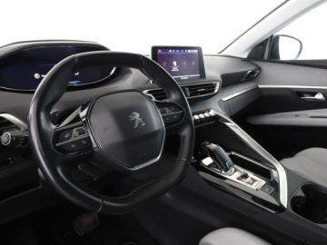 Peugeot 5008 II Crossover 1.5 BlueHDI 130KM 2019 Peugeot 5008 automat jasna tapicerka półskóry, zdjęcie 13