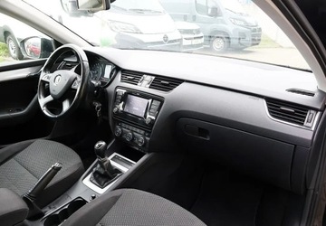 Skoda Octavia II Kombi Facelifting 1.6 TDI CR DPF 105KM 2013 Skoda Octavia 4WD, Climatronic, tempomat, g.fotele, PDC 1.6 Diesel 105KM, zdjęcie 6