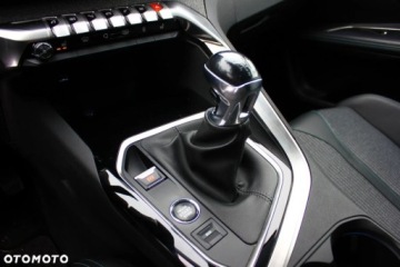 Peugeot 5008 II Crossover Facelifting 1.5 BlueHDi 130KM 2021 Peugeot 5008 Peugeot 5008 1.5 BlueHDi Allure SampS 1.5 Diesel 130KM, zdjęcie 26