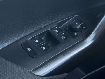 Volkswagen Taigo 1.0 TSI 95KM 2023 Volkswagen Taigo 1.0 TSI Life FV 23 Gwarancja Benzyna 95KM, zdjęcie 31