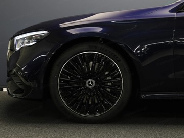 Mercedes Klasa E W214 Sedan 2.0 220d 197KM 2025 E Klasa 220 d 4-Matic AMG 2.0 (197KM) 2025, zdjęcie 4