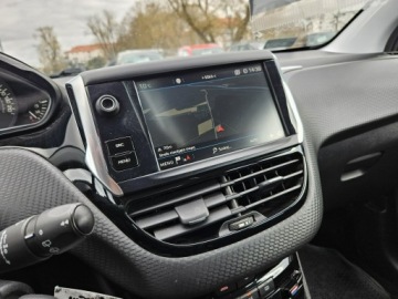 Peugeot 2008 I SUV Facelifting 1.2 PureTech 110KM 2018 Peugeot 2008 1,2benzyna 110KM salon polska navi, zdjęcie 12