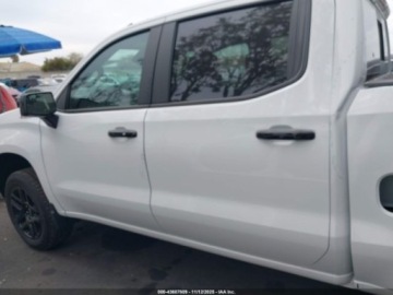 Chevrolet Silverado II 2025 Chevrolet Silverado 2025r., 4x4, 5.3L 5.3 Benzyna 355KM, zdjęcie 5