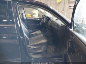 Volkswagen Tiguan II 2022 Volkswagen Tiguan 2022 Volkswagen Tiguan 2.0T SE 4MOTION 2.0 Benzyna 184KM, zdjęcie 10