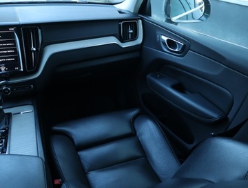 Volvo XC60 II Crossover D4 190KM 2018 Volvo XC60 D4, 187 KM, 4X4, Automat, Skóra, Navi, zdjęcie 7