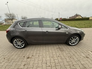 Opel Astra J Hatchback 5d 1.4 Turbo ECOTEC 140KM 2010 Opel Astra J 1.4T 2010r Cosmo Xenon Skóra, zdjęcie 11