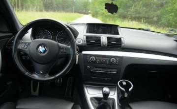 BMW Seria 1 E81/E87 Hatchback 5d E87 2.0 118i 143KM 2011 BMW Seria 1 BMW Seria 1 2.0 Benzyna 143KM, zdjęcie 21