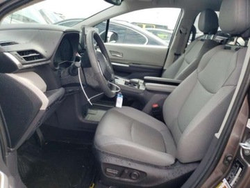 Toyota Sienna III 2022 Toyota Sienna 2022, 2.5L, 4x4, od ubezpieczalni 2.5 Benzyna 245KM, zdjęcie 6