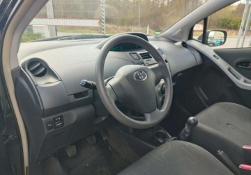 Toyota Yaris II Hatchback 5d 1.0 VVT-i 69KM 2010 Toyota Yaris ZADBANA Brak Korozji Klima Elektryka Gwarancja Benzyna, zdjęcie 14