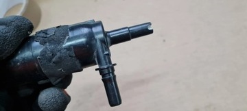 A4 B8 A5 PUMPIČKA OSTŘIKOVAČŮ SVĚTLO 8K0955681