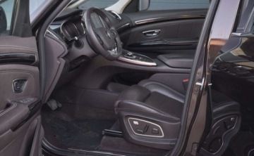 Renault Espace V Van 1.6 Energy TCe 200KM 2016 Renault Espace Renault Espace 1.6 TCE Initiale Paris EDC 1.6 Benzyna 200KM, zdjęcie 13