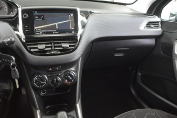 Peugeot 2008 I SUV Facelifting 1.6 BlueHDi 75KM 2018 Peugeot 2008 1.6 Blue HDI nawigacja Android Auto C, zdjęcie 23