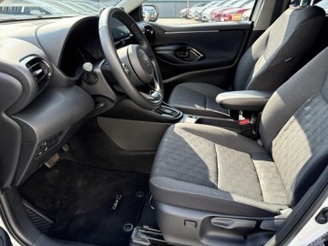 Toyota Yaris IV Hatchback 1.5 Hybrid Dynamic Force 116KM 2024 Toyota Yaris Hybrid 1.5 Style IV (2020-) Hybrid 1., zdjęcie 12