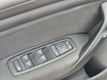 Renault Megane IV GrandCoupe Facelifting 1.0 TCe 115KM 2022 Renault Megane Salon PL Benzyna LED Lift aut klimatyzacja Benzyna 116KM, zdjęcie 10