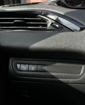 Peugeot 208 I Hatchback 3d 1.2 VTI 82KM 2013 Peugeot 208 Czujniki Parkowania Climatronic Alu Gwarancja w cenie Warszaw, zdjęcie 24