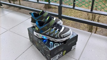 Светящиеся кроссовки Skechers 30 размер, длина стельки 18,5-19см дБ.