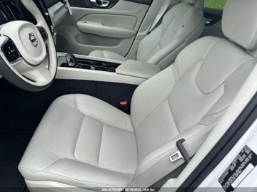 Volvo S60 III 2024 Volvo S60 B5 Plus Dark Theme 2024 2.0l 2.0 Benzyna 247KM, zdjęcie 7