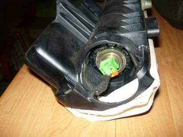 OPEL CORSA D 06-11 ROK ULOŽENÍ SPOLUJEZDCE 08R 13152361