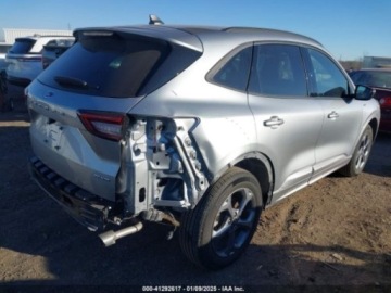 Ford Escape III 2023 Ford Escape 2023r., 4x4, 1.5L 1.5 Benzyna 180KM, zdjęcie 3