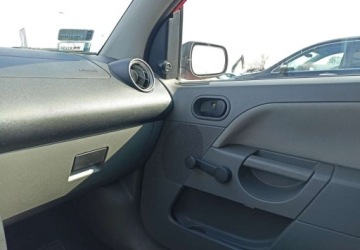 Ford Fiesta V 1.3 i 60KM 2003 Ford Fiesta Ford Fiesta 1.3 Benzyna 60KM, zdjęcie 11
