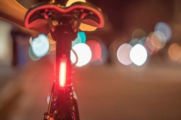 KNOG PLUS USB ЗАДНЯЯ ВЕЛОСИПЕДНАЯ ФОНАРЬ, ЧЕРНАЯ