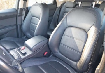 Jaguar E-Pace SUV 2.0 i4P 200KM 2018 Jaguar E-Pace Zadbany Cena Brutto 2.0 Benzyna 200KM, zdjęcie 11