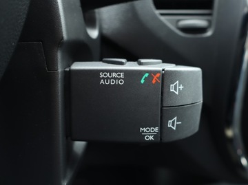 Renault Captur I Crossover 1.2 ENERGY TCe 118KM 2016 Renault Captur 1.2 TCe, Salon Polska, Navi, Klima, zdjęcie 20