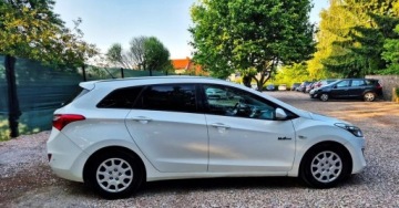 Hyundai i30 II Wagon 1.6 GDI 135KM 2015 Hyundai i30 BENZYNA klima NISKI PRZEBIEG super okazja POLECAMY, zdjęcie 9