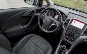 Opel Astra J GTC 1.4 Turbo ECOTEC 120KM 2015 Opel Astra Opel Astra 1.4 Benzyna 120KM, zdjęcie 34