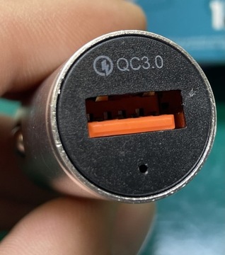 Быстрое автомобильное зарядное устройство 3.8A QC 3.0 с металлическим молотком