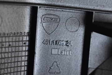 Крышка счетчика часов DUCATI HYPERMOTARD 939 16-
