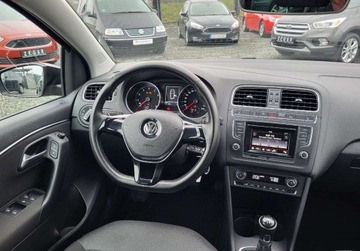 Volkswagen Polo V Hatchback 3d Facelifting 1.2 TSI BlueMotion Technology 90KM 2015 Volkswagen Polo 1,2 90 KM Lift Kamera Navi PDC..., zdjęcie 17