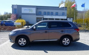 Mitsubishi Outlander III 2017 Mitsubishi Outlander 2.2DI-D 150KM 4WD 4x4 7osobowy Xenony Nawigacja Grzan, zdjęcie 7