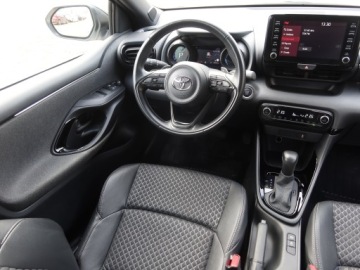 Toyota Yaris IV Hatchback 1.5 Dynamic Force 125KM 2021 Toyota Yaris 1.5 VVT-i, Salon Polska, zdjęcie 6