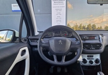 Peugeot 208 I Hatchback 5d Facelifting 1.2 PureTech 82KM 2018 Peugeot 208 Peugeot 208 1.2 Benz 82KM Active 1.2 Benzyna 82KM, zdjęcie 11