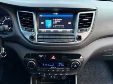 Hyundai Tucson III SUV 1.7 CRDI 115KM 2016 Hyundai Tucson 1.7 CRDI Kamera Panorama dach, zdjęcie 19