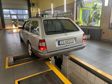 Mercedes Klasa E W210 1995 MERCEDES-BENZ KLASA E Kombi 2.0 benzyna Ładny., zdjęcie 20